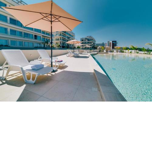 Emerald Suites Luxury Apartments