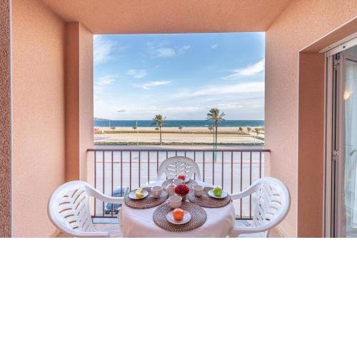 Empurialola Apartamento en primera linea de ma vistas al mar Mare422