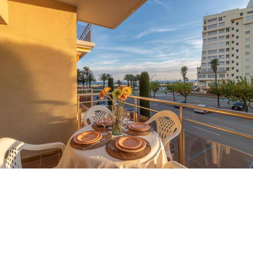 Empurialola Apartamento vistas mar Mirablau E 1 2 Empuriabrava