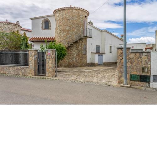Empurialola Casa Pani con jardin