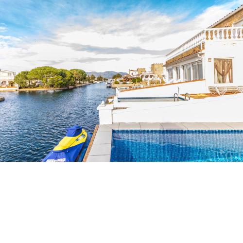 Empurialola Casa pescador con piscina y amarre EC2