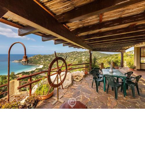Enchanting Seaview Getaway