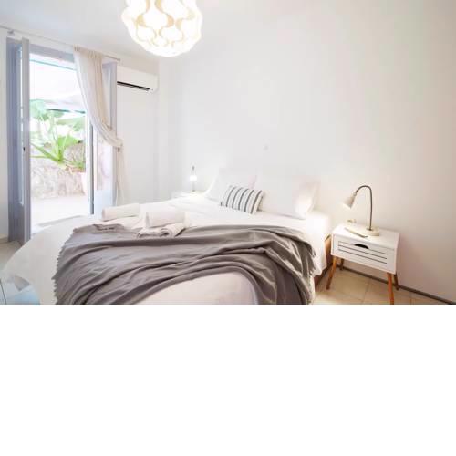 Enjoy Acropolis: an apartment under the Parthenon