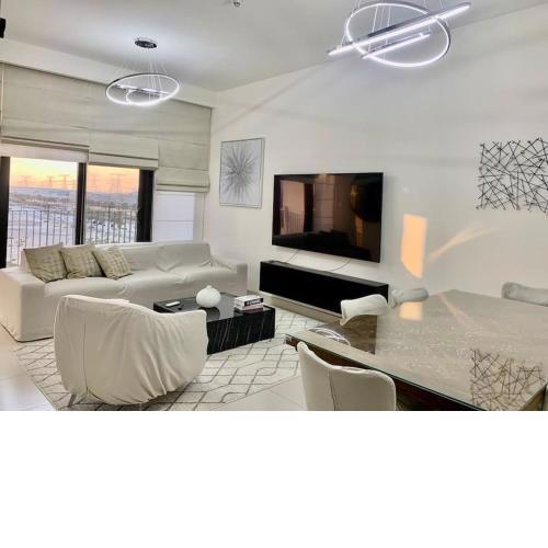 Enjoy modern and trendy apt at the heart of Dubai
