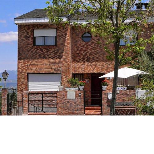 Enticing Holiday Home in Galapagar with Private Terrace