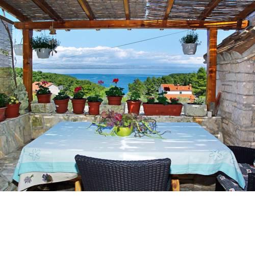 Enticing Holiday Home in Korčula near Seabeach