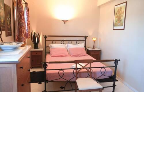 Entire Private House & Balcony @ Fira central