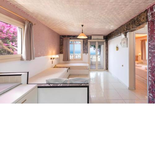 Entire Villa full View 3 bedrooms 3 bathrooms 3 kitchens