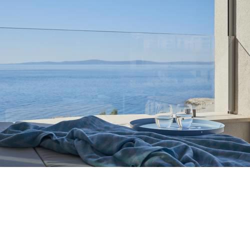 Eol Apartments