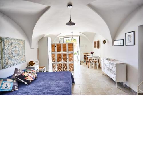 Equorum Prospectus 2 - OSTUNI CENTRO - Guest House