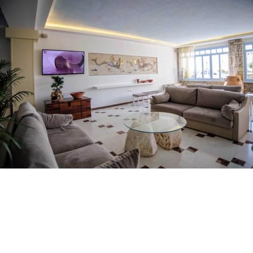 Erato Seaside Hotel
