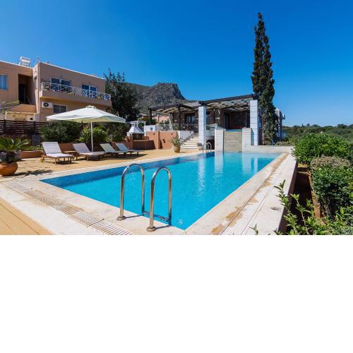 Erondas Villa with shared Pool in Koutouloufari