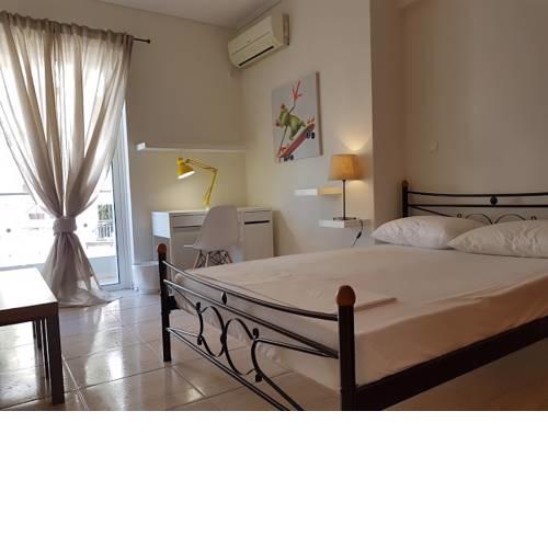 Errathens Zephyr Apartment - Athens Center, 3 BD, 1 BATH