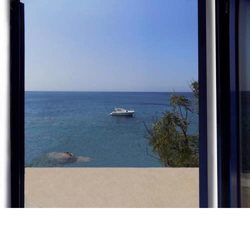 ESCAPE TO NATURAL BEAUTY