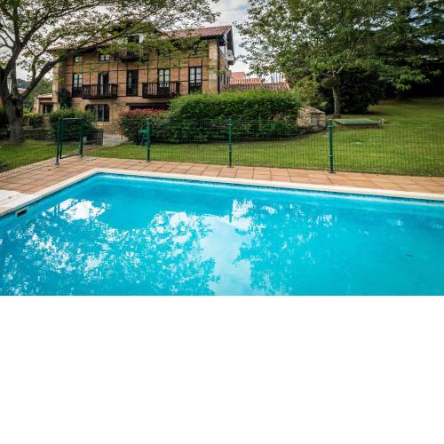 Espectacular casa montañesa con piscina