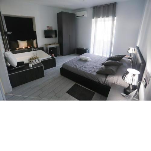 ESPOSITO PLAZA- ROOMS & SUITE
