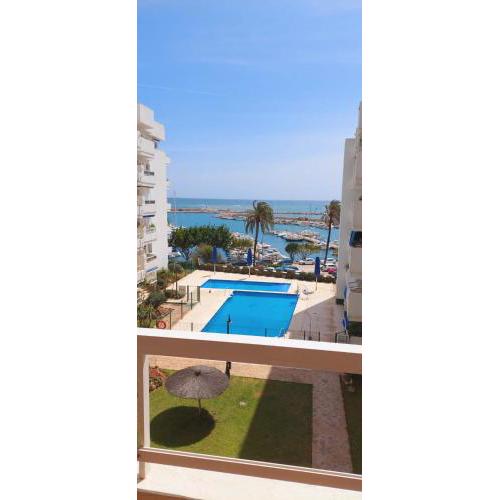 Estepona Marina. Sea views, pool, wifi and parking.