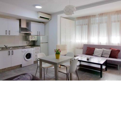 Estudio centrico metros de la playa con aire by Lightbooking