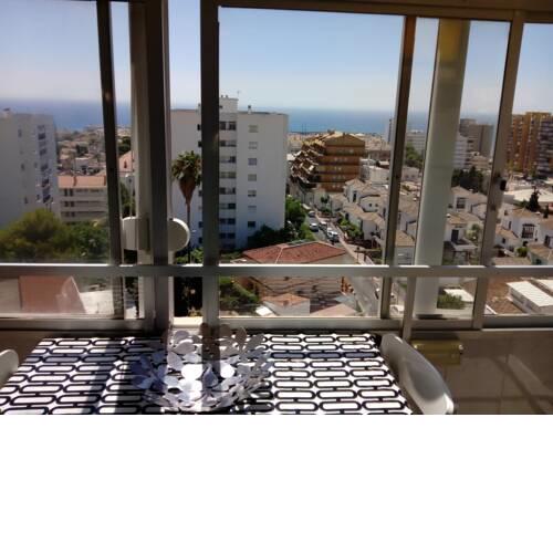 ESTUDIO CON VISTAS AL MAR Y MONTAÑA