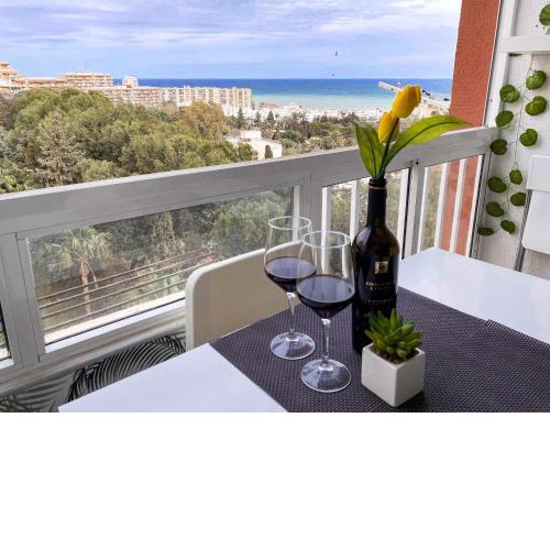 Estudio con vistas frontales al mar