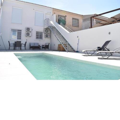 Estupendo apartamento con piscina privada