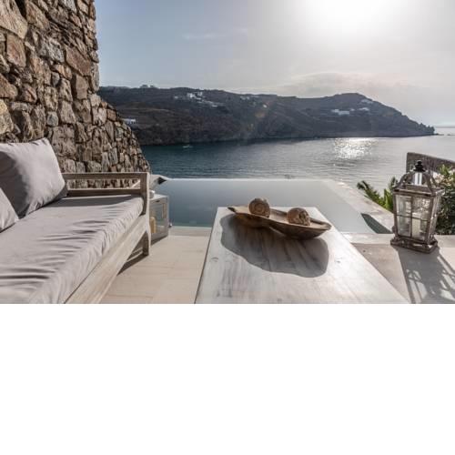 Etesians Luxury Suites