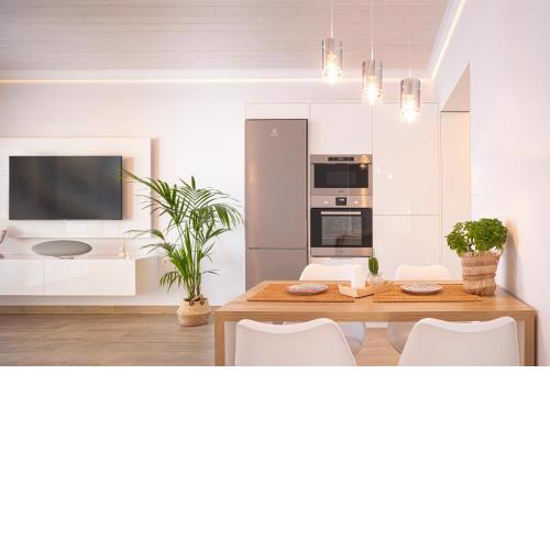 ETHOS Luxury Home - Seaview Villa with Hot-Tub!