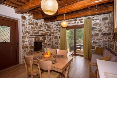 EVANTHIA TRADITIONAL HOUSE