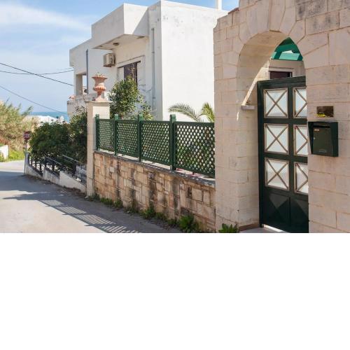 Evelia Apartment