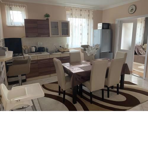 EviLa Apartman
