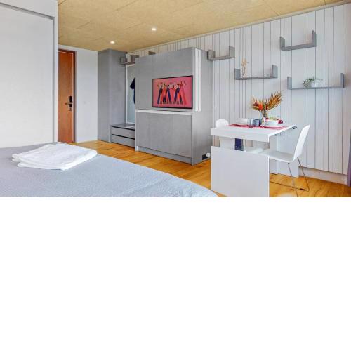 Evi's Home Hotel & Apartments