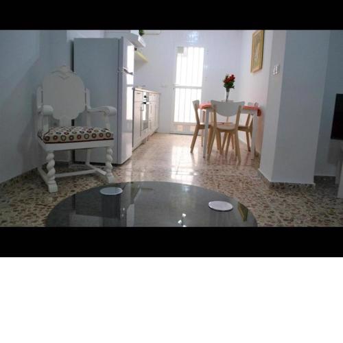 Exceptional Fully Refurbished with Stunning Bathroom 1 bed Apartment