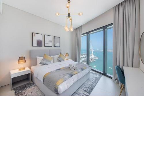 Exceptional high floor 3bed apartment by Suiteable