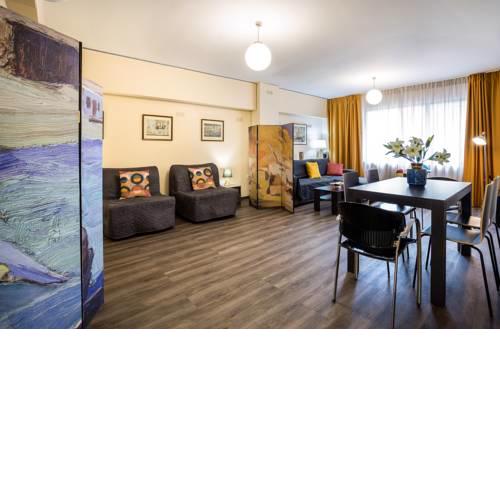 Exceptionally located apartment in Plaka for 6 ppl