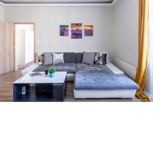 Exclusive Bella Home in the Center