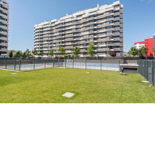Exclusive building - swimming pool Madrid city center