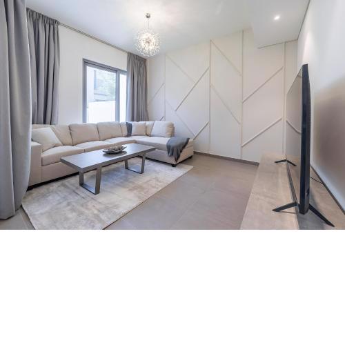 Exclusive Spacious Villa I Garden I Tilal Al Ghaf