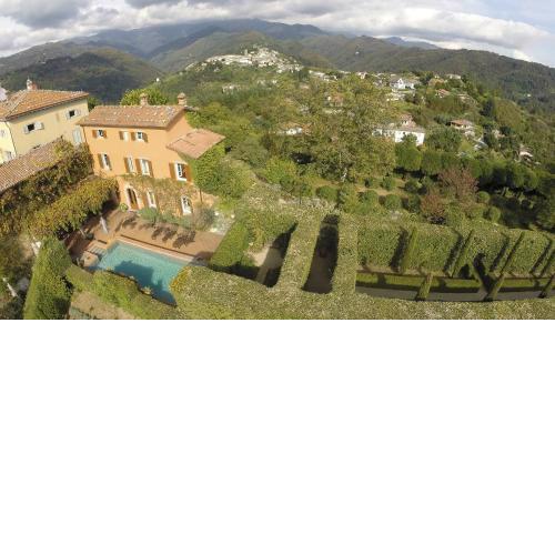 Exclusive Villa with stunning views. Private heated pool and beautiful gardens