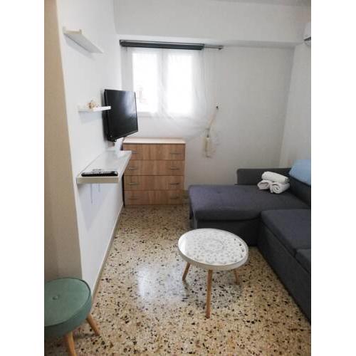 Explore Greece from Cozy City Centre Apartment