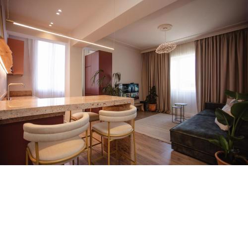 Exquisite, stylish, center apartment