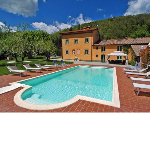Exquisite Villa in Pistoia with Sauna