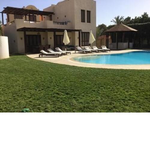 Extremely Private Villa with Optional Pool Heating