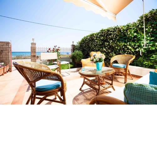 F & B Summer Collection - Mouries - Seafront