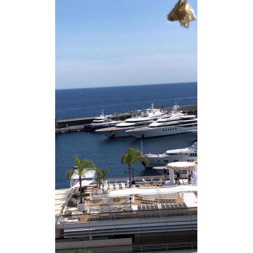 FABULOUS BUNGALOW , WIFI, SWIMMING POOL AND BEACH