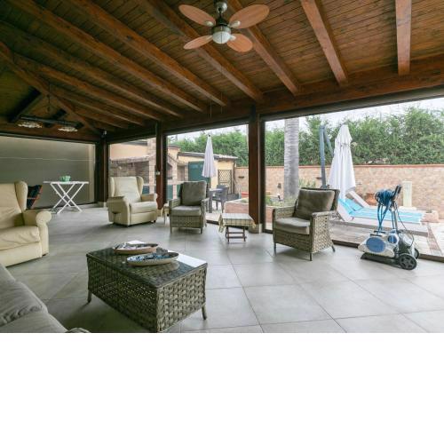 Fabulous Holiday Home in Campofelice di Roccella with Pool