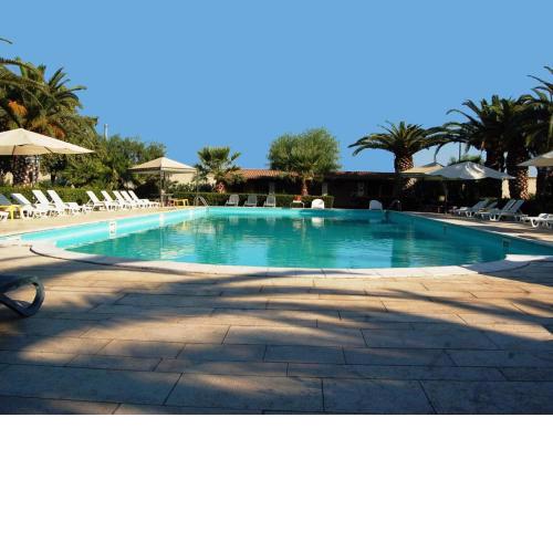 Fabulous Holiday Home in Trinitapoli with Swimming Pool