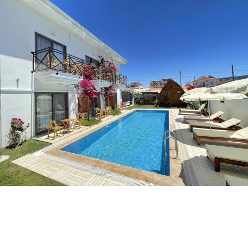 Fabulous luxury 10 bed 9 bath detached property