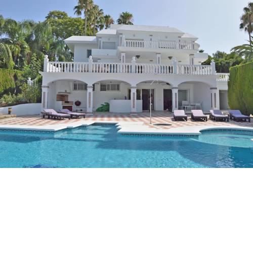 FABULOUS LUXURY VILLA 34121215 IN GOLF VALLEY, PRIVATE HEATED POOL, CLOSE PUERTO BANUS MARBELLA