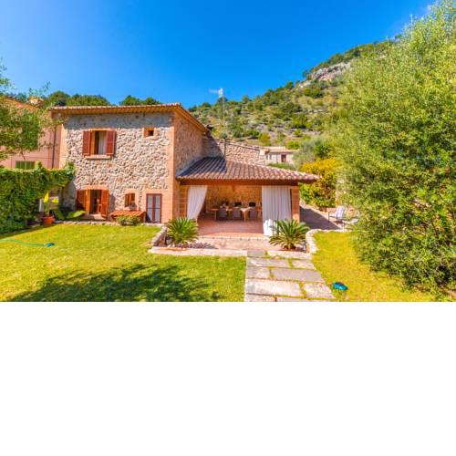 Fabulous Rural House with views to the mountains