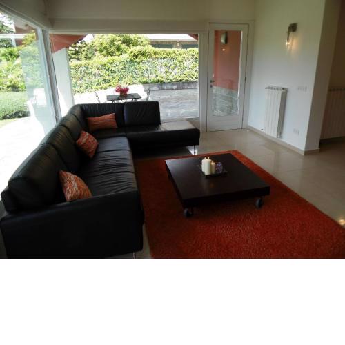 Fabulous Villa in Barasso near Lake